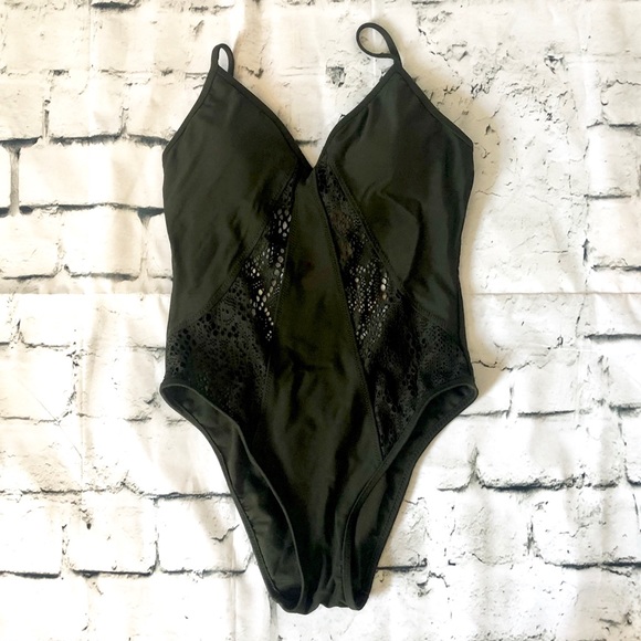 Mossimo One Piece Swimsuit (Target) - Picture 1 of 4